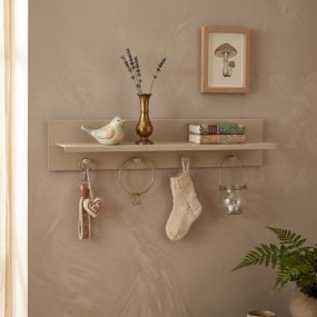 Born Lucky Wandplank Belmond Clay